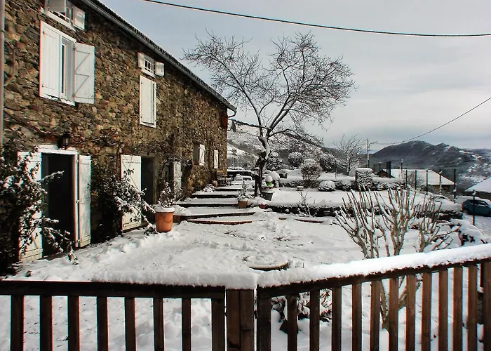 La Bruyere - Chez Martine Bed and Breakfast 3*