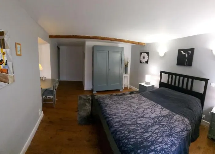 La Bruyere - Chez Martine Bed and Breakfast 3*