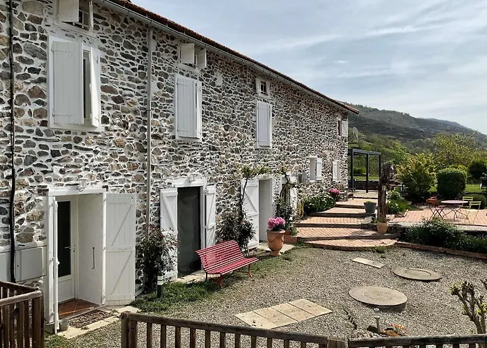 La Bruyere - Chez Martine Bed and Breakfast 3*